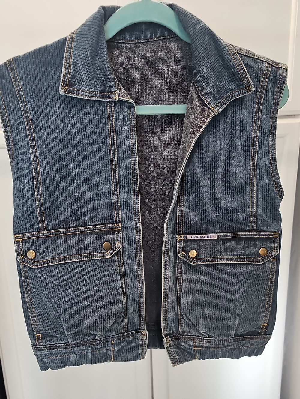 Vtge. Jordache Blue Denim Waistband with Front & Inside Pockets Linned Detail